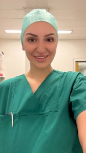 Mitarbeiterin Operation. Pflegefachkräfte im Einsatz